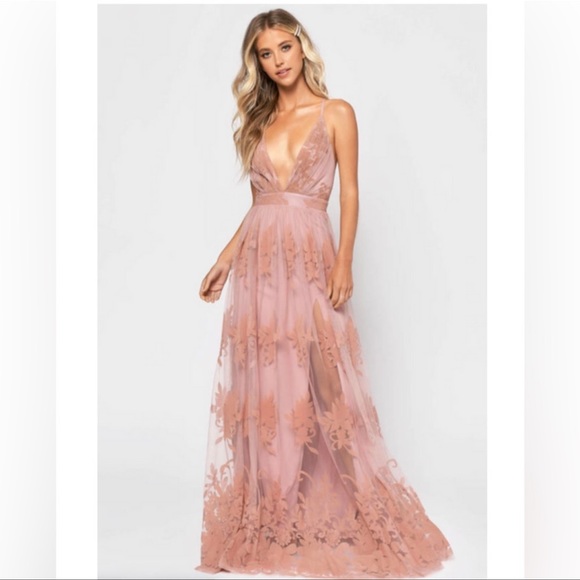 Dresses & Skirts - NWT. Dusty pink maxi dress